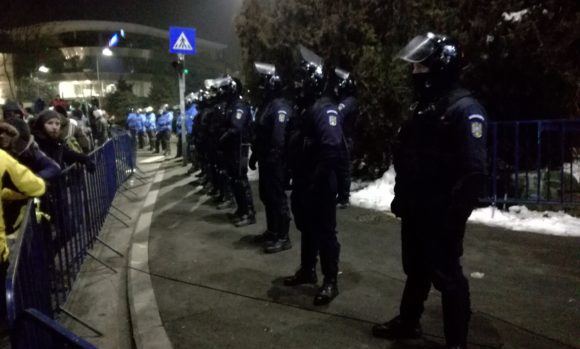 Jandarmi la protestele din Piata Victoriei