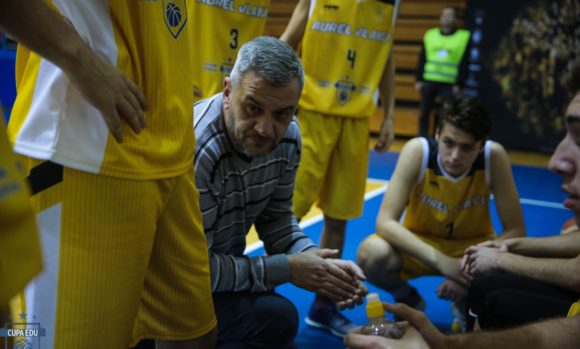 Antrenorul Radu Dinu Colegiul National Aurel Vlaicu